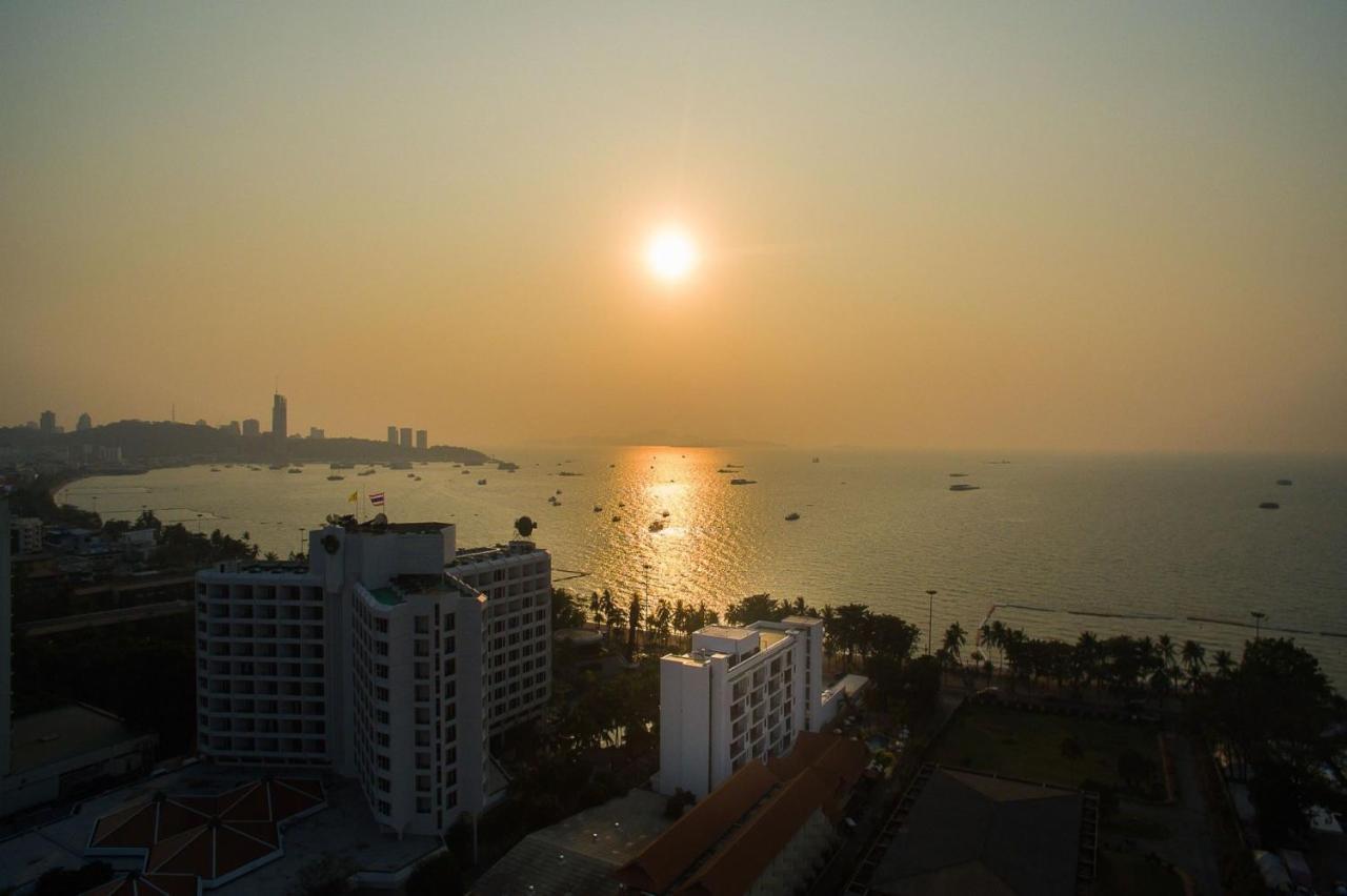 Mera Mare Pattaya Beach And Resort Buitenkant foto